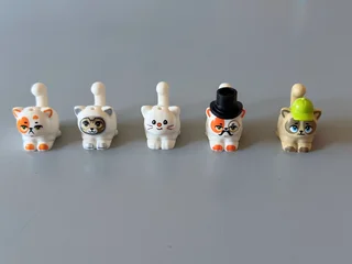 LEGO Friends cat figurines