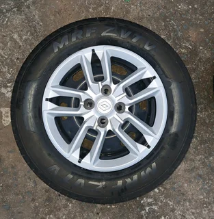 Set of 4 Renault Triber factory rims and tyres 14inch. R2000