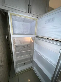 BIG DEFY FRIDGE FREEZER400 litre FOR SALE