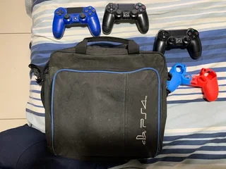 PS4 500GB Bundle with 3 Controllers &amp; 5 Games
