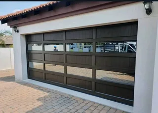 Garage doors manufacturer