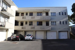 WELL LOCATED FOR EASY LIVING IN A SOUGHT AFTER BLOCK.