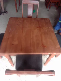 Wooden table and 5 chairs piece