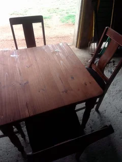 Wooden table and 5 chairs piece