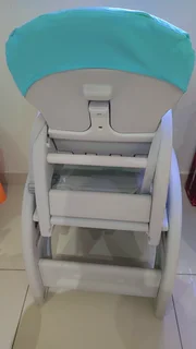 Baby feeding chair