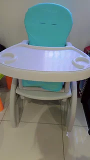 Baby feeding chair