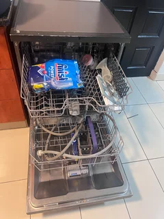 Dishwasher - Ad posted by Londi
