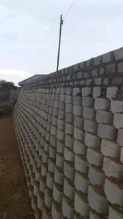 Retainer wall installation