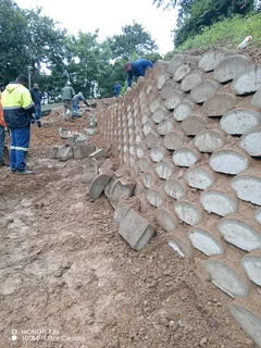 Tar, Paving and Retaining wall