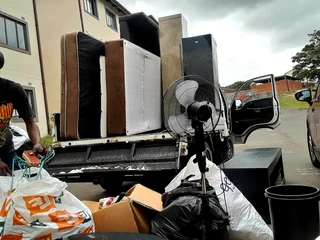 Van hire. 068 092 6274. Furniture Removal.