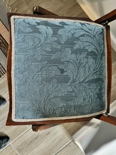 Upholstered fold up chairs