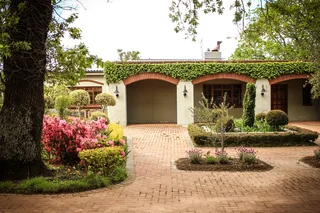 Charming Cottages On Idyllic Apple Farm