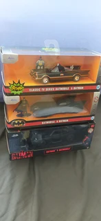 JADA DIE CAST BATMAN COLLECTIBLE CARS AND MINIFIGS