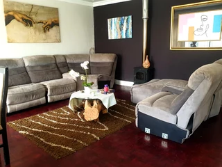 AIRY, FURNISHED &amp;SECURE ROOM AVAIL!!