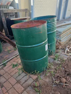 Steel Drums 210 L for sale.