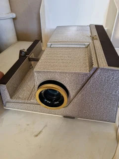 Vintage slide projector, need a globe