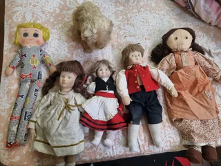 Vintage 6 mix dolls all for R650