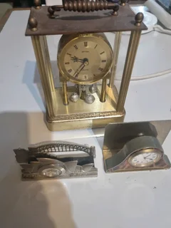 Battery operated different clocks all for R350