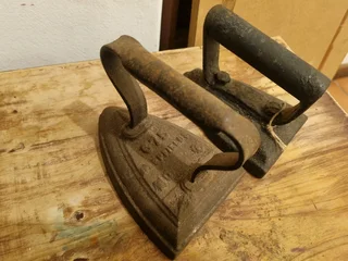 Vintage 2 irons each R100