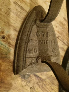 Vintage 2 irons each R100