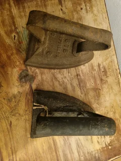 Vintage 2 irons each R100