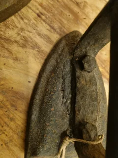 Vintage 2 irons each R100