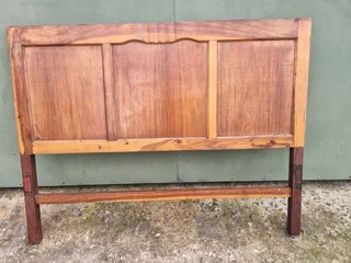 Wooden 3 quarter head board size 137x106cm