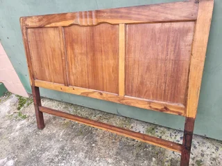 Wooden 3 quarter head board size 137x106cm