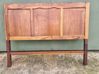 Wooden 3 quarter head board size 137x106cm