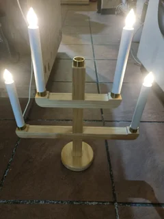 Table lamp with usb port