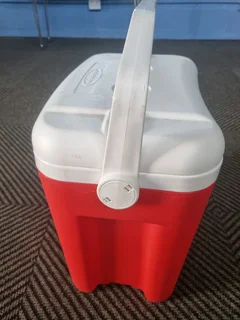 Cooler box size 26 litre