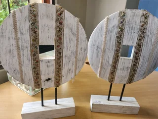 Retro stands size 46cm long