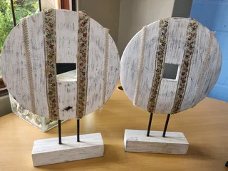 Retro stands size 46cm long