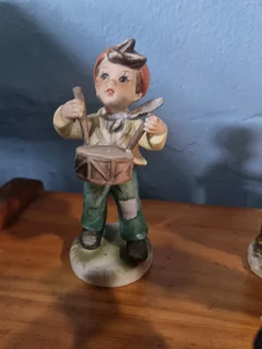 Ceramic clowns and stuff