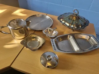Silver plated/steel crockery