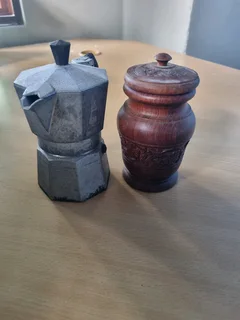 Moka with wooden jar