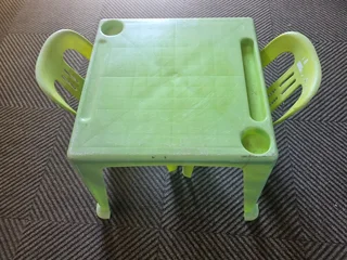 Kids plastic old table chairs