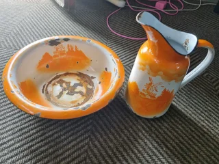 Enamel basin and jug