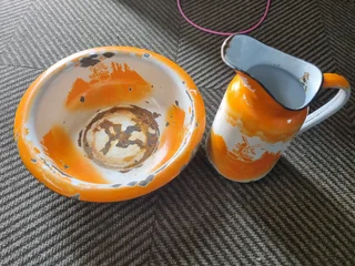 Enamel basin and jug