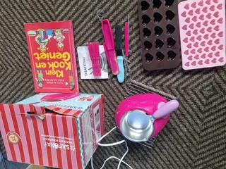 Safeway chocolate fondue set with recpie book