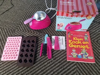 Safeway chocolate fondue set with recpie book