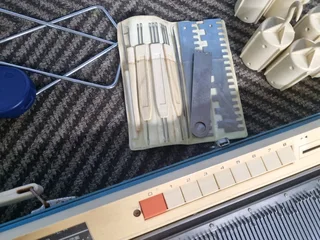 Empisal knitting machine kh-600 with accessories