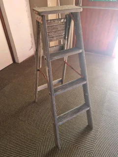 Wooden step ladder