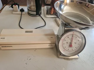 Vacuum sealer and steel kitchen scale