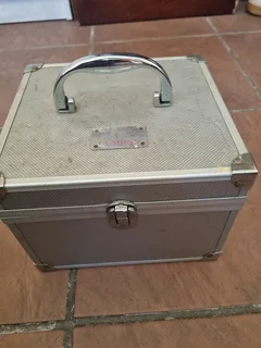 Alluminium make up case