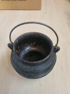 Heavy duty small pot without lid