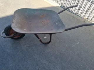 Wheel barrow
