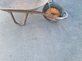 Wheel barrow