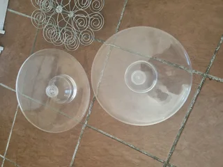 Plastic cake and cupcake stand