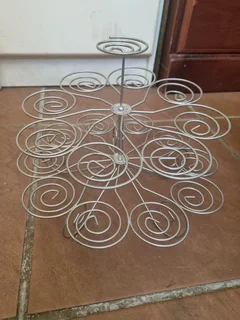 Plastic cake and cupcake stand